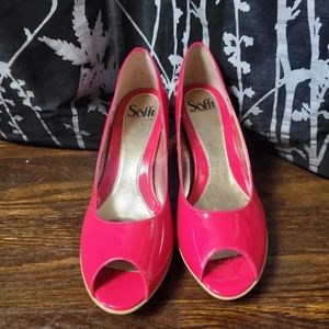 🆕️ Sofft peep toe heels